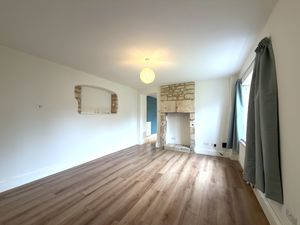 Lounge- click for photo gallery